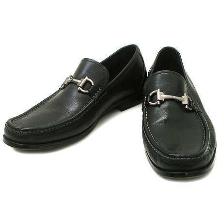 Ferragamo(󰡸)  Ŭ  Ƽġ  