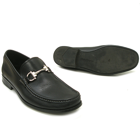 Ferragamo(󰡸)  Ŭ  Ƽġ   ̹3 - ̺ ߰ǰ