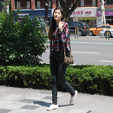 Louis Vuitton(���̺���) M95567 ���׷� ĵ���� ���� Ŭ��ġ 2WAY �̹���7 - ���̺��� �߰���ǰ