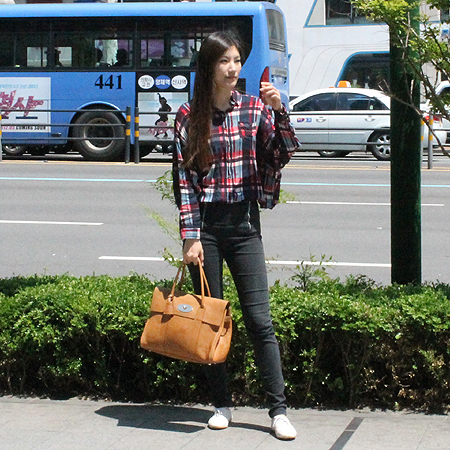 MULBERRY(�ֹ���) HH8160 794 ������� ���̽����� M������ ����ΰ� ��Ʈ�� [��������] �̹���6 - ���̺��� �߰���ǰ