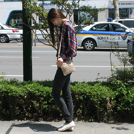 Coach(��ġ) 43430 ���� �ΰ� ��� �� ��Ʈ �ڰ��� ũ�ν��� �̹���6 - ���̺��� �߰���ǰ
