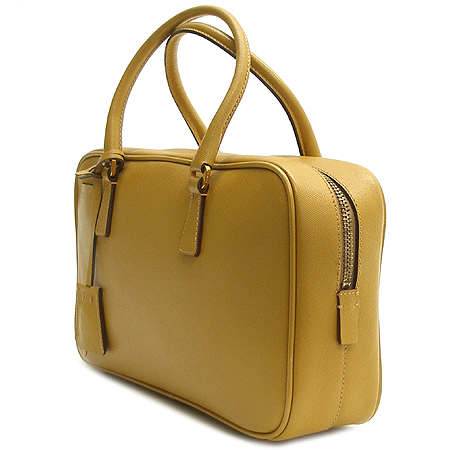 Prada(�����) ���ο� ���ǾƳ� ��Ʈ�� �̹���3 - ���̺��� �߰���ǰ