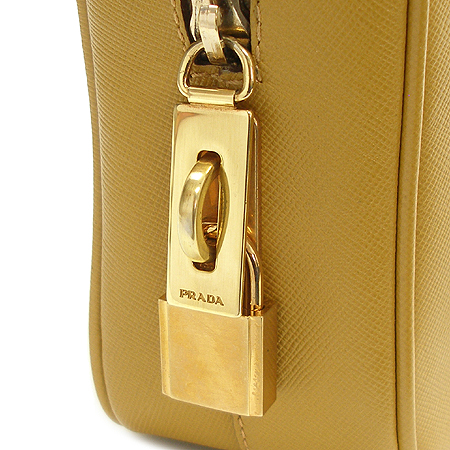 Prada(�����) ���ο� ���ǾƳ� ��Ʈ�� �̹���5 - ���̺��� �߰���ǰ