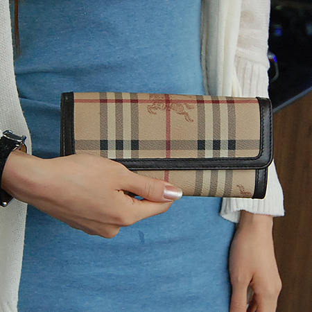 Burberry(������) 5045235308427 Ŭ����üũ PVC ��ũ���� ����ȥ�� MOLLY ������ [��������] �̹���6 - ���̺��� �߰���ǰ