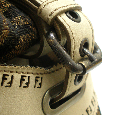 Fendi(���) 8BN162 FF�ΰ� ��ī �ڰ��� ��Ʈ�� �̹���4 - ���̺��� �߰���ǰ