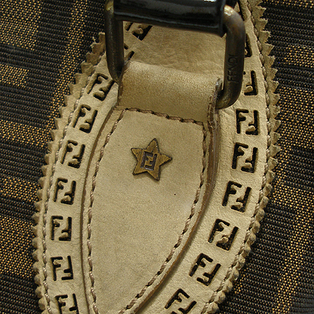 Fendi(���) 8BN162 FF�ΰ� ��ī �ڰ��� ��Ʈ�� �̹���5 - ���̺��� �߰���ǰ