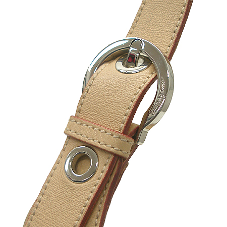 Ferragamo(��󰡸�) 21 6323 �ΰ� ĵ���� ���̺������� ȥ�� ���尣ġ�� �ΰ���� ����� �̹���4 - ���̺��� �߰���ǰ