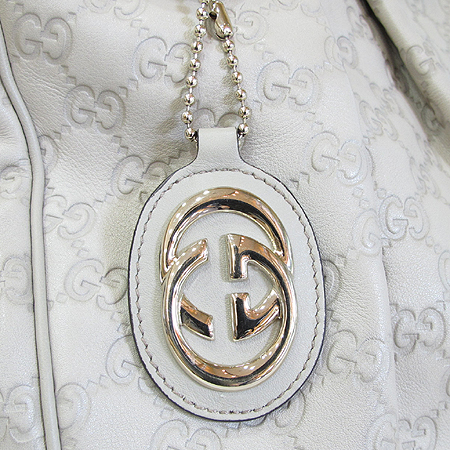Gucci(����) 211943 GG �ΰ� �ø� ���� ��Ű ����� [�ϻ����] �̹���3 - ���̺��� �߰���ǰ