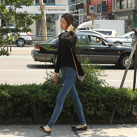 Louis Vuitton(���̺���) M95567 ���׷� ĵ���� ����Ŭ��ġ 2WAY �̹���7 - ���̺��� �߰���ǰ