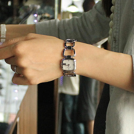 Gucci(����) YA125502 125.5 �ڰ��� 3����Ʈ ��ƿ ������ �ð� �̹���6 - ���̺��� �߰���ǰ