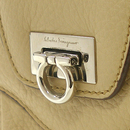 Ferragamo(��󰡸�) 21 6880 ���̺��� �÷� ���� ��Ʈ�� �̹���4 - ���̺��� �߰���ǰ