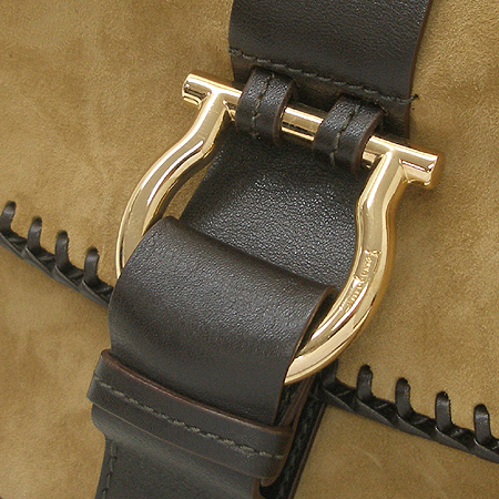 Ferragamo(��󰡸�) 21-C664 ���� ��ġ�� �ΰ� �����̵� ũ�ν��� �̹���3 - ���̺��� �߰���ǰ