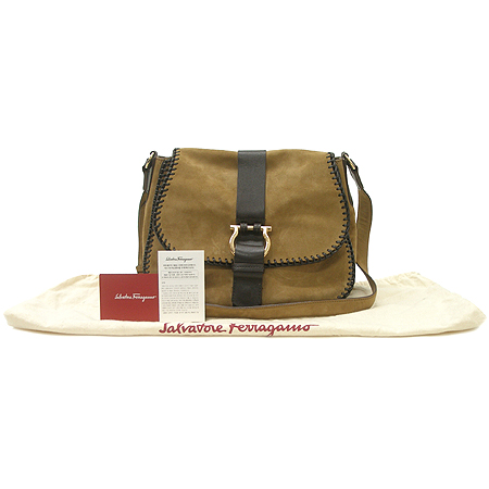 Ferragamo(��󰡸�) 21-C664 ���� ��ġ�� �ΰ� �����̵� ũ�ν��� �̹���4 - ���̺��� �߰���ǰ