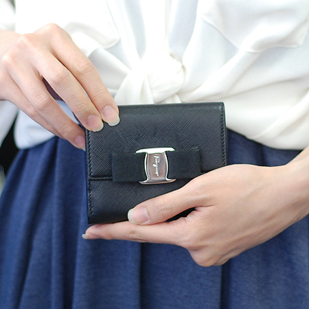 Ferragamo(��󰡸�) 22 A926 ���� ��ġ�� �ΰ� ���ǾƳ� 3�� ������ �̹���6 - ���̺��� �߰���ǰ