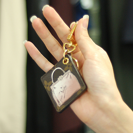 Louis Vuitton(���̺���) M66180 ���׷� ĵ���� ���ǽ� Ű Ȧ�� �� [��������] �̹���6 - ���̺��� �߰���ǰ