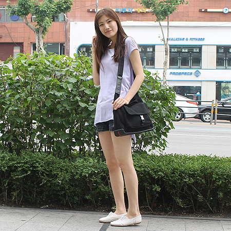 Prada(�����) �к긯 ������ ������ ũ�ν��� �̹���6 - ���̺��� �߰���ǰ