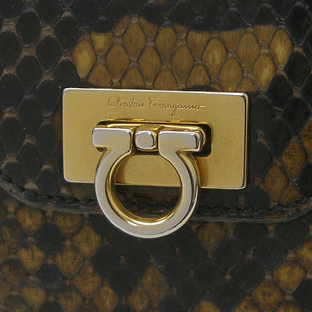 Ferragamo(��󰡸�) 22 4656 ���̼� ������ �̹���2 - ���̺��� �߰���ǰ