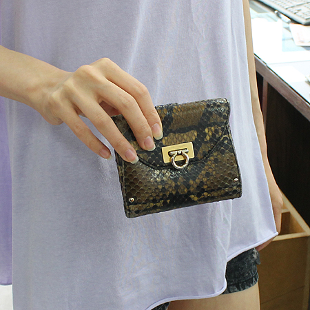 Ferragamo(��󰡸�) 22 4656 ���̼� ������ �̹���6 - ���̺��� �߰���ǰ