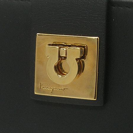 Ferragamo(��󰡸�) 22 1285 ���� ��ġ�� Ű���̽� �̹���3 - ���̺��� �߰���ǰ