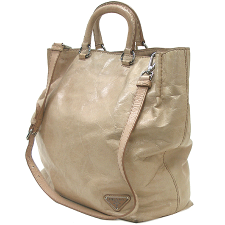 Prada(�����) BR4617 VITELLO SHINE(���ڷ� ����) CIPRIA ���� ��Ʈ�� + ��� ��Ʈ�� �̹���2 - ���̺��� �߰���ǰ