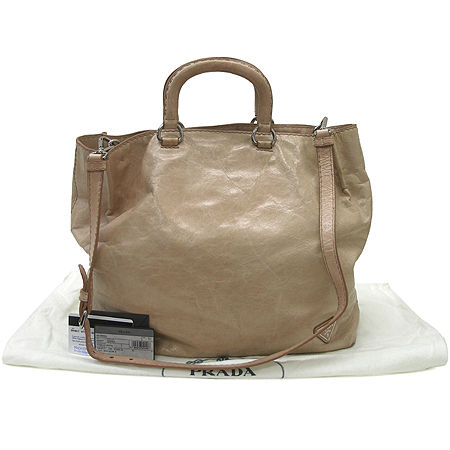 Prada(�����) BR4617 VITELLO SHINE(���ڷ� ����) CIPRIA ���� ��Ʈ�� + ��� ��Ʈ�� �̹���3 - ���̺��� �߰���ǰ