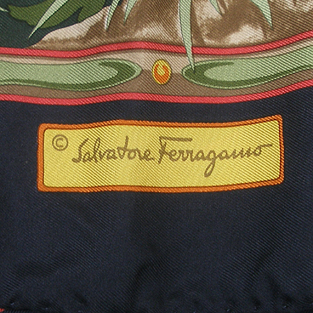 Ferragamo(��󰡸�) 100% ��ũ ��ī�� �̹���3 - ���̺��� �߰���ǰ