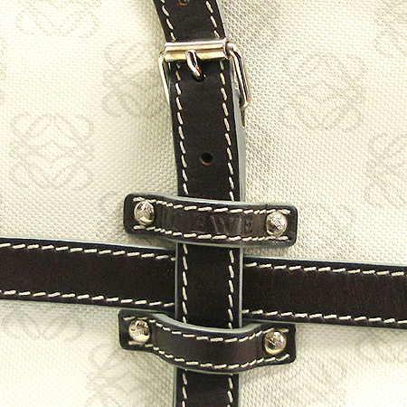 Loewe(�ο���) �ΰ� PVC �簢 ��Ʈ�� �̹���3 - ���̺��� �߰���ǰ