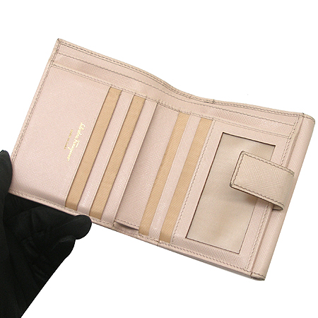 Ferragamo(��󰡸�) 22 4639 ��ũ ���ǾƳ� ���� ��ġ�� ��Ŭ ������ �̹���3 - ���̺��� �߰���ǰ