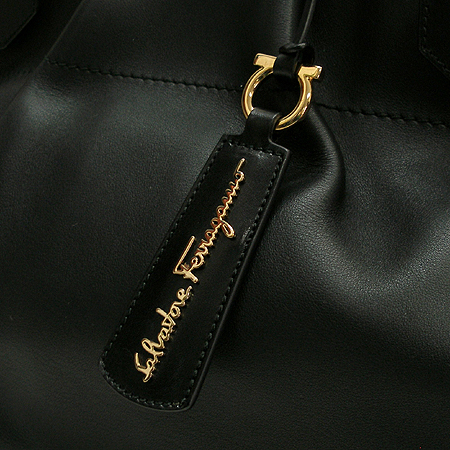 Ferragamo(��󰡸�) 21 C465 ���� ��ġ�� ��� ���� ���� ��Ʈ�� + ��� ��Ʈ�� �̹���4 - ���̺��� �߰���ǰ