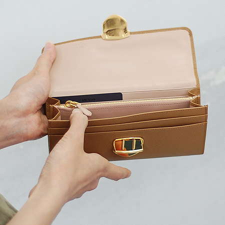 Prada(�����) 1M1037 ���ǾƳ� ���� ��Ŭ ������ �̹���7 - ���̺��� �߰���ǰ