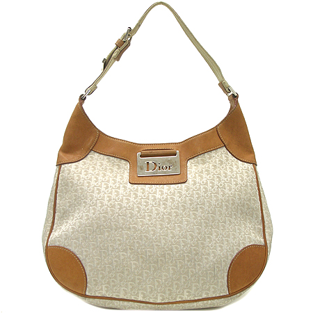 ���  �����