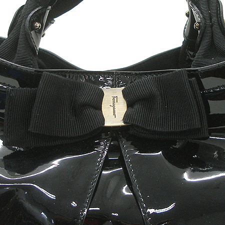 Ferragamo(��󰡸�) 21 B665 ���� �ٶ� ��� ���� ���̴�Ʈ ����� �̹���4 - ���̺��� �߰���ǰ