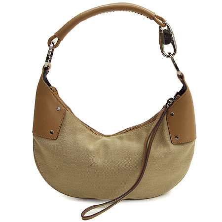 ����  �����