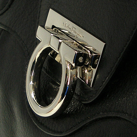 Ferragamo(��󰡸�) 21 5370 ���� ���� ��ġ�� ��� ��Ʈ�� [��������] �̹���4 - ���̺��� �߰���ǰ