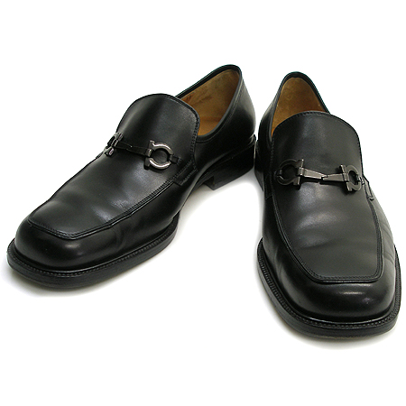 Ferragamo(󰡸) Ż ġ     