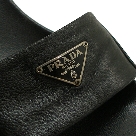 Prada(�����) �������� ���� �ﰢ�ΰ� ��������� �̹���5 - ���̺��� �߰���ǰ