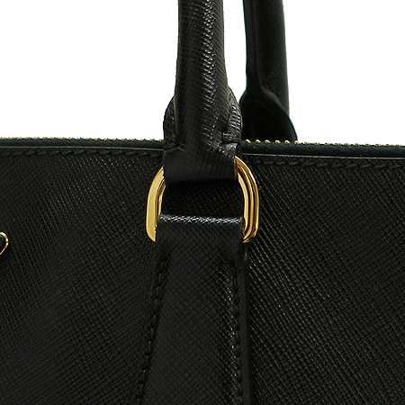 Prada(�����) BN1802 SAFFIANO LUX ���� ���� ��Ʈ�� [�б�������] �̹���3 - ���̺��� �߰���ǰ