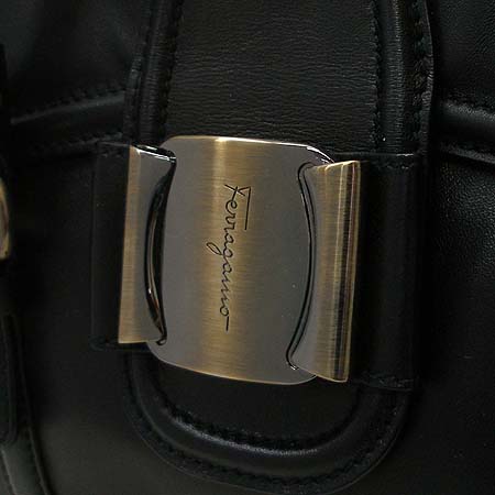 Ferragamo(��󰡸�) 21 C045 ���� �ٶ� ��� ���� ���� ��Ʈ�� [�д����] �̹���4 - ���̺��� �߰���ǰ
