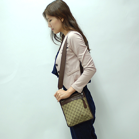 Gucci(����) 12562 GG �ΰ� �ڰ��� ũ�ν��� �̹���6 - ���̺��� �߰���ǰ
