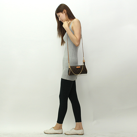 Louis Vuitton(���̺���) M95567 ���׷� ĵ���� ����Ŭ��ġ ����� �̹���7 - ���̺��� �߰���ǰ