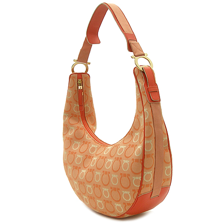 Ferragamo(��󰡸�) 21 5379 ��ġ�� �ΰ� �ڰ��� ȣ�� ����� �̹���2 - ���̺��� �߰���ǰ