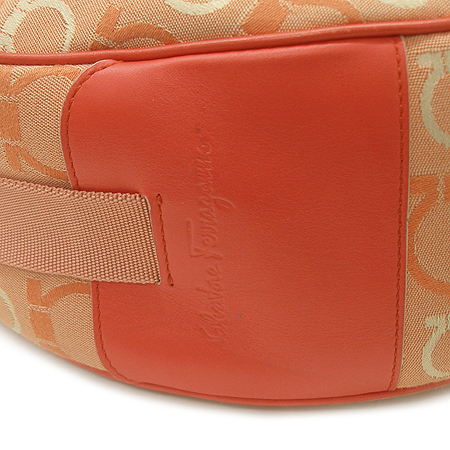 Ferragamo(��󰡸�) 21 5379 ��ġ�� �ΰ� �ڰ��� ȣ�� ����� �̹���4 - ���̺��� �߰���ǰ