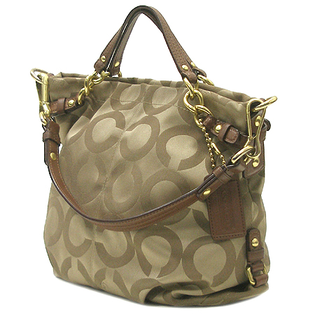 Coach(��ġ) �ñ׳��� �к긯 �ɾ�Ʈ 2WAY �̹���3 - ���̺��� �߰���ǰ