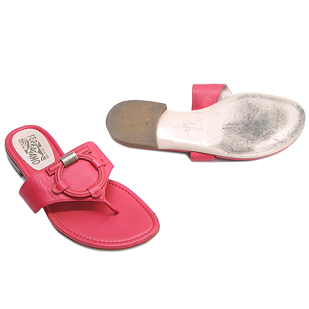 Ferragamo(��󰡸�) ��ġ�� �ΰ� ��� ������ ���� �̹���2 - ���̺��� �߰���ǰ