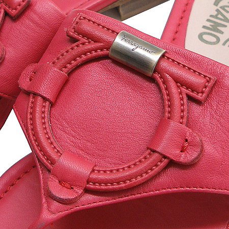 Ferragamo(��󰡸�) ��ġ�� �ΰ� ��� ������ ���� �̹���4 - ���̺��� �߰���ǰ