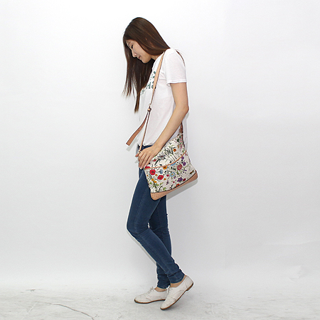 Gucci(����) 145857 �ö�� �к긯 ũ�ν��� �̹���7 - ���̺��� �߰���ǰ
