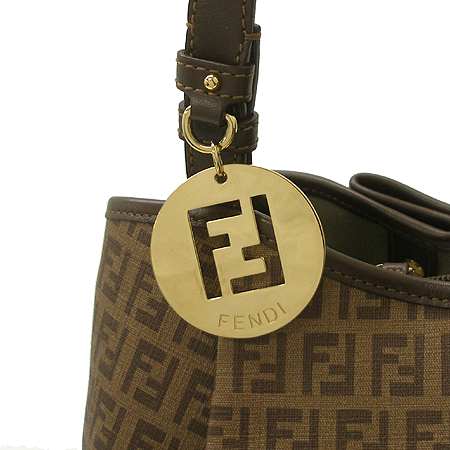 Fendi(���) 8BH220 FF�ΰ� ��ī PVC ��ũ����� ȥ�� ����� [��������] �̹���4 - ���̺��� �߰���ǰ