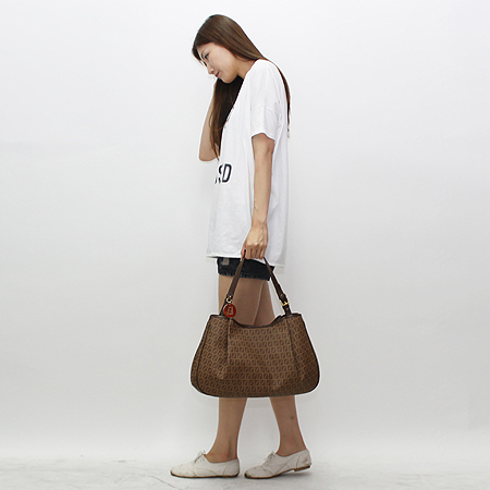 Fendi(���) 8BH220 FF�ΰ� ��ī PVC ��ũ����� ȥ�� ����� [��������] �̹���7 - ���̺��� �߰���ǰ