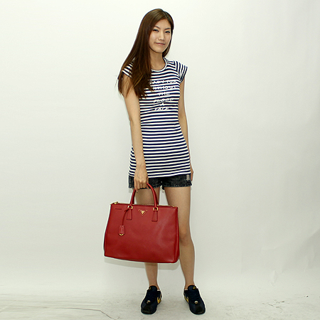 Prada(�����) BN1802 SAFFIANO LUX ���ǾƳ� ��Ʈ�� �̹���6 - ���̺��� �߰���ǰ