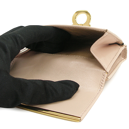 Ferragamo(��󰡸�) 22 B197 ��ġ�� �ΰ� ��� 3�� ������ �̹���2 - ���̺��� �߰���ǰ